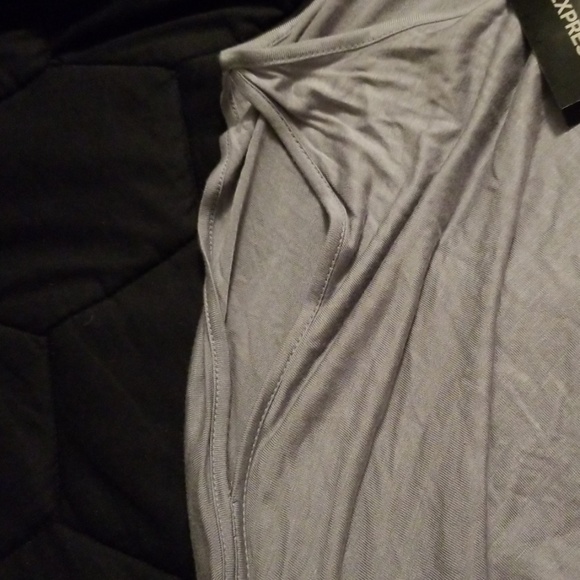 💜 New Express Cold Shoulder Tops Blouses - Picture 5 of 7